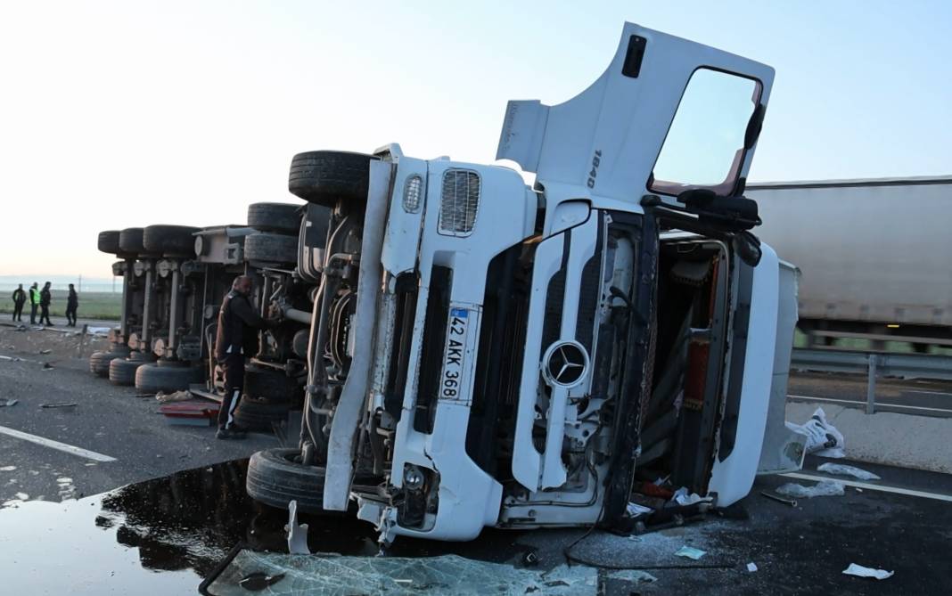 Konya-Aksaray yolunda kaza üstüne kaza! 6 kişi yaralandı 13